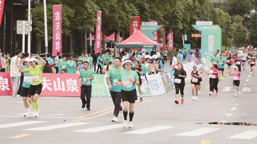 收入囊中, 女子, img