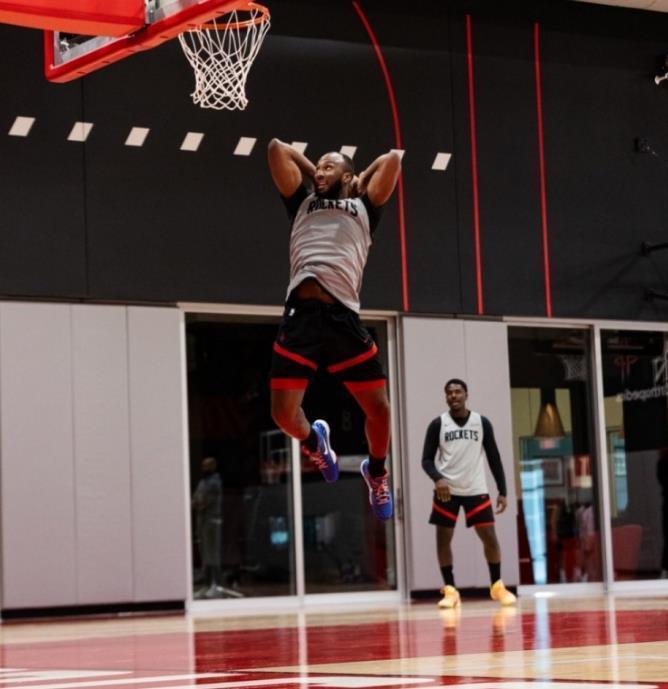 毫无悬念地, 他们都在乌, 浃背地进行